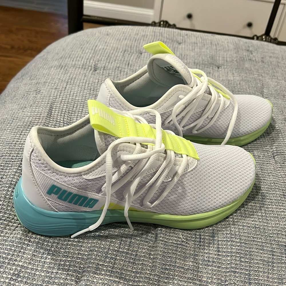 Puma woman’s sneaker size 8.5 NWT